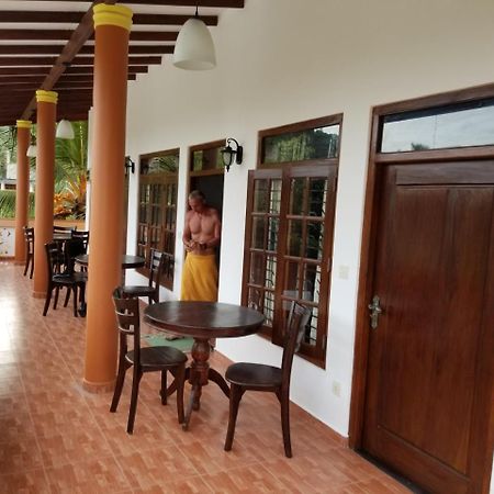 Kumara Guest House Unawatuna Exteriör bild
