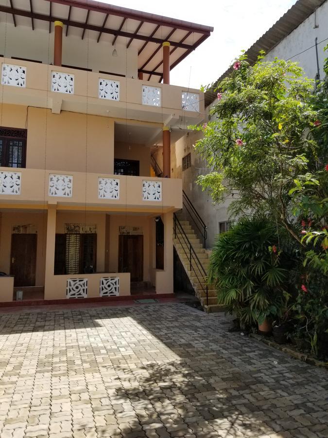 Kumara Guest House Unawatuna Exteriör bild